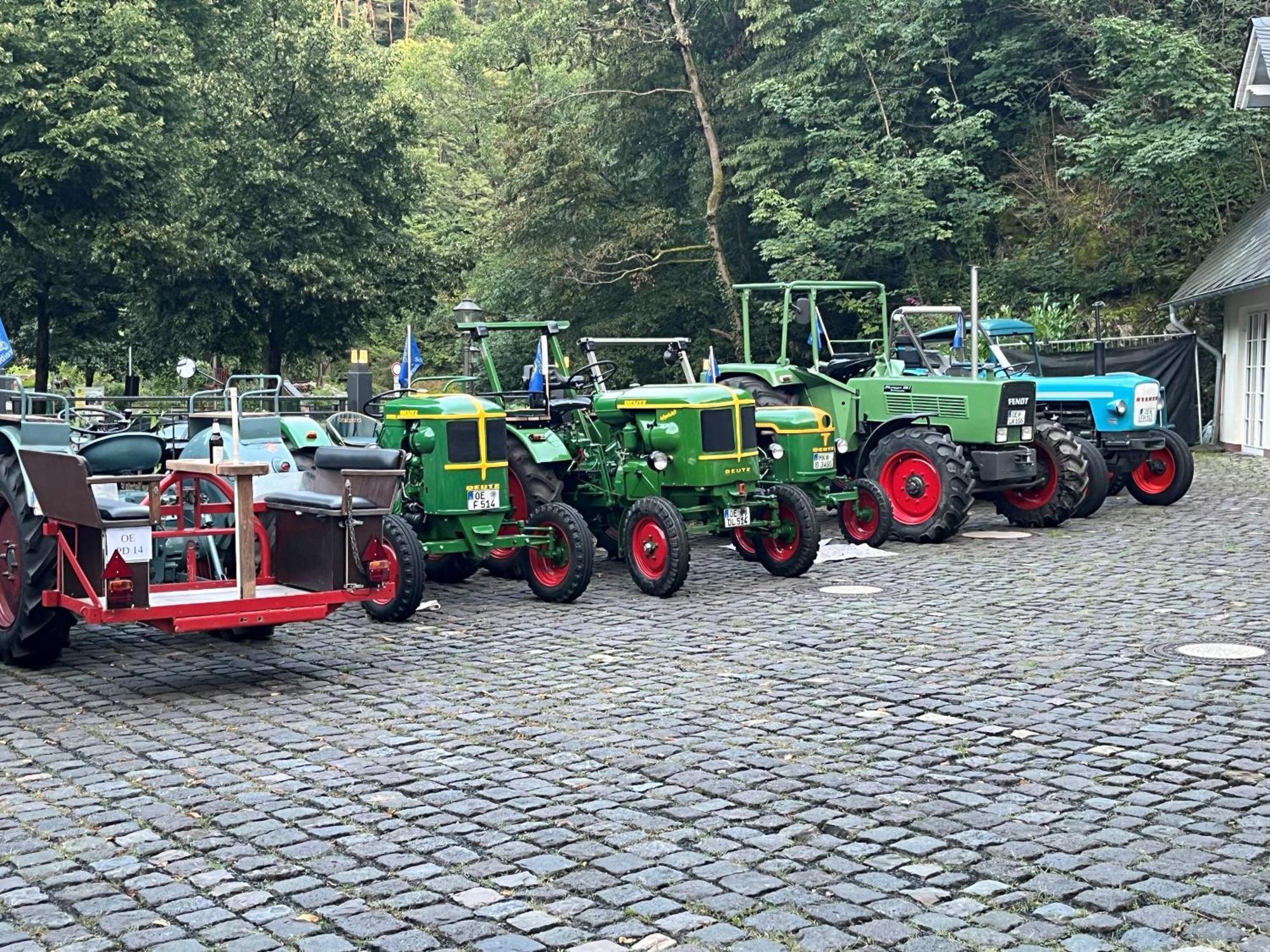 Landgasthof Zur Burg Grenzau ヘール・グレンツハウゼン エクステリア 写真